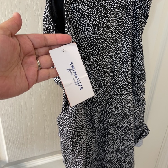 Ruffle swim dress - Picture 5 of 9